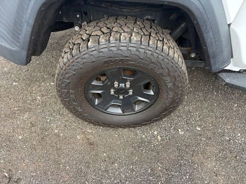 Used 2020 Jeep Gladiator Sport w/ Quick Order Package 24S image 19