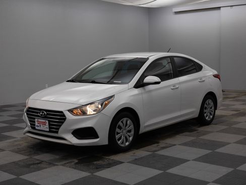 Used 2022 Hyundai Accent SE image 4