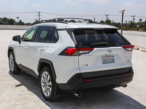 Used 2023 Toyota RAV4 XLE Premium AWD/4WD image 4