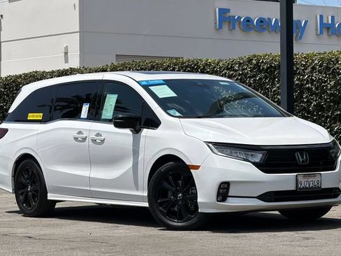 Certified 2024 Honda Odyssey Sport image 2