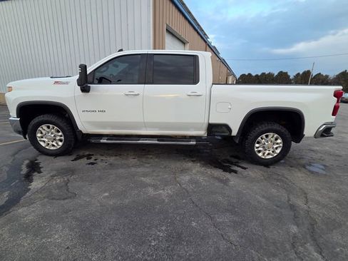Used 2023 Chevrolet Silverado 2500 LT w/ Convenience Package image 8