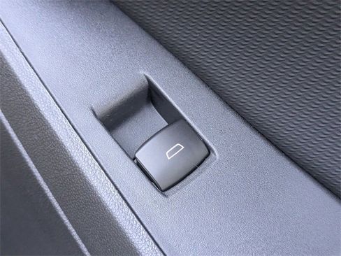 New 2026 Chevrolet Equinox LT image 30