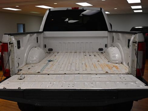 Used 2017 Ford F250 Lariat w/ Lariat Ultimate Package image 18