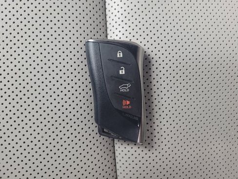 Used 2019 Lexus UX 250h w/ Premium Package image 32