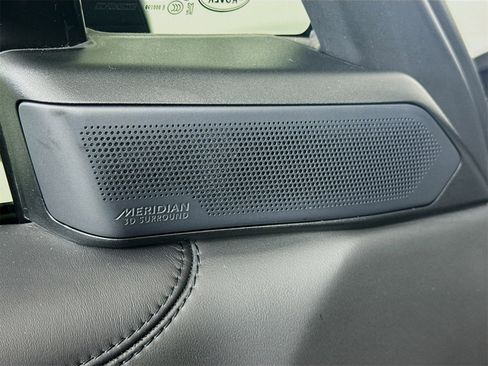 Used 2024 Land Rover Range Rover SE image 17