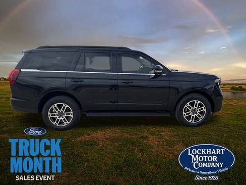 New 2025 Ford Expedition Active image 8