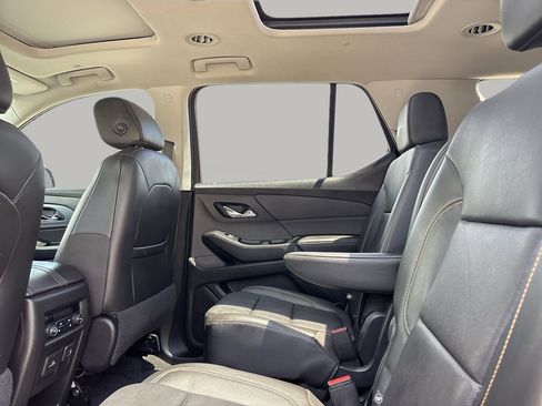 Used 2019 Chevrolet Traverse Premier w/ Redline Edition FWD image 17