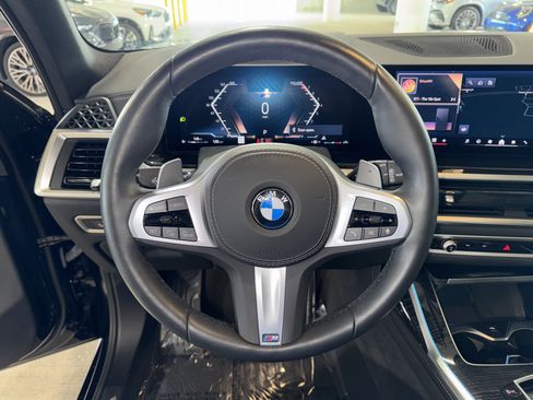 Used 2025 BMW X7 xDrive40i w/ M Sport Package AWD/4WD image 21