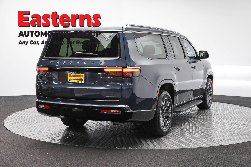Used 2024 Jeep Wagoneer L Series II w/ Flexible Seating Group RWD image 7