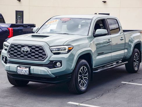 Certified 2022 Toyota Tacoma TRD Sport w/ Technology Package image 3