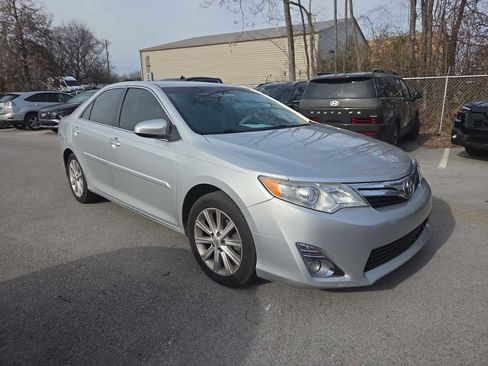 Used 2014 Toyota Camry L image 1