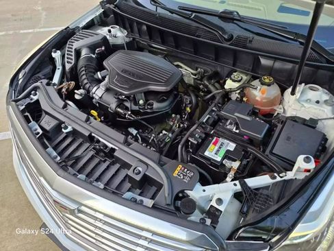 Used 2017 Cadillac XT5 Platinum image 10