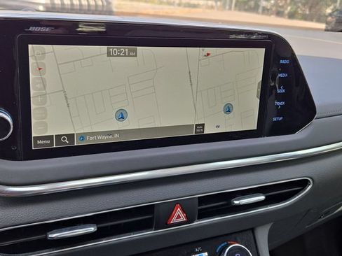 Used 2022 Hyundai Sonata Limited w/ Preferred Accessory Package FWD image 11