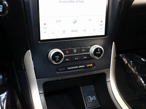 Used 2023 Ford Edge SEL image 19