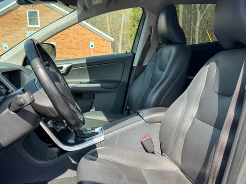 Used 2016 Volvo XC60 T5 Premier FWD image 16