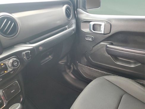 Used 2021 Jeep Gladiator Willys image 21