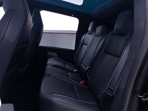 Used 2024 Tesla Cybertruck AWD Crew Cab image 38