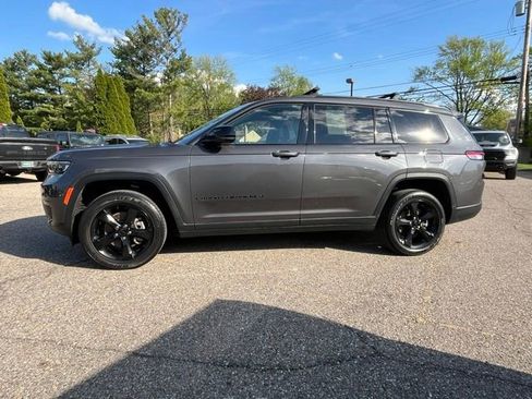Used 2022 Jeep Grand Cherokee L Laredo AWD/4WD image 2