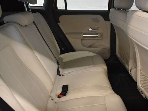 Used 2021 Mercedes-Benz GLA 250 4MATIC image 17