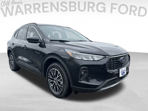 New 2025 Ford Escape SE image 1