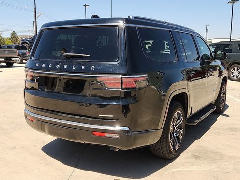 Used 2024 Jeep Wagoneer Series II w/ Flexible Seating Group RWD image 3