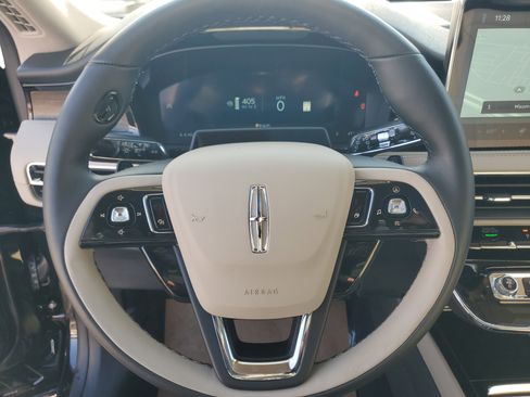 New 2026 Lincoln Corsair Reserve image 16