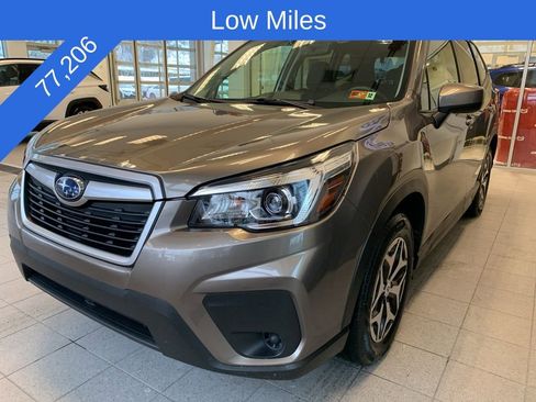 Used 2020 Subaru Forester Premium image 2