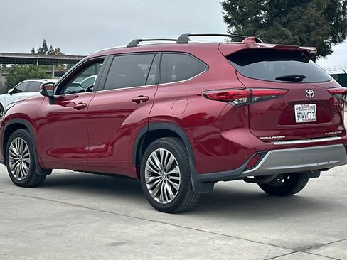 Used 2022 Toyota Highlander Platinum image 7