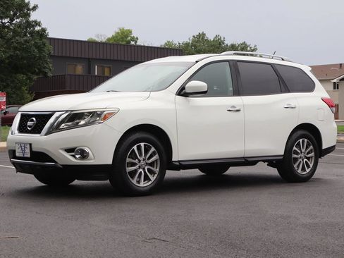 Used 2016 Nissan Pathfinder SV AWD/4WD image 11