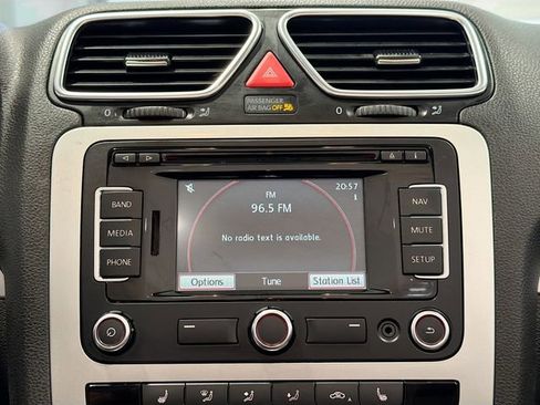 Used 2014 Volkswagen Eos Komfort image 13