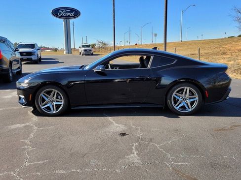 Used 2024 Ford Mustang Coupe image 4
