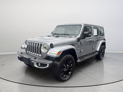 Used 2021 Jeep Wrangler Unlimited Sahara w/ Cold Weather Group AWD/4WD image 5
