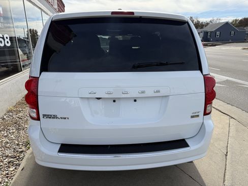 Used 2018 Dodge Grand Caravan GT image 7