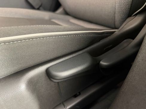 Used 2025 Chevrolet TrailBlazer LT AWD/4WD image 21