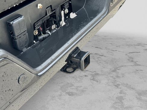 Used 2022 Chevrolet Silverado 1500 High Country w/ Technology Package AWD/4WD image 40