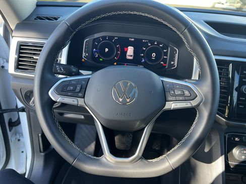 Certified 2023 Volkswagen Atlas SE w/ Panoramic Sunroof Package image 17