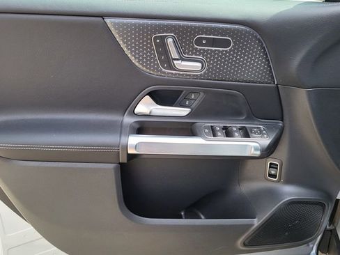 Certified 2025 Mercedes-Benz GLB 250 4MATIC image 17
