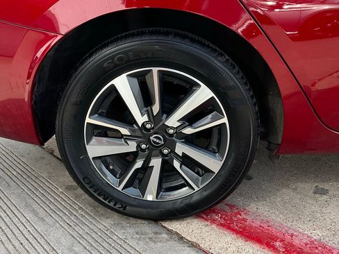 Used 2025 Nissan Versa SV image 9