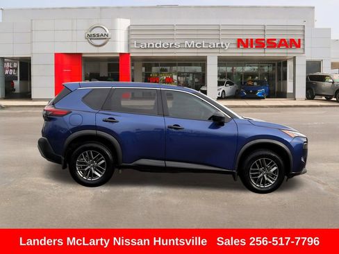 Used 2023 Nissan Rogue S image 2
