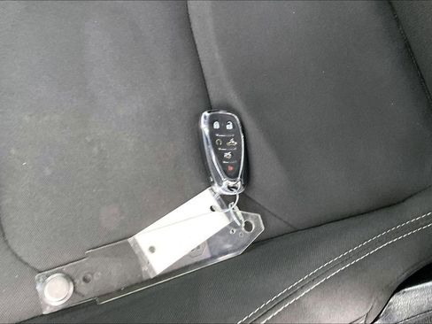 Used 2020 Chevrolet Camaro LT RWD image 10