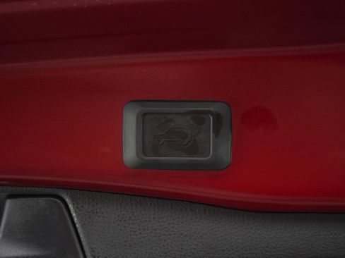 Used 2025 Toyota RAV4 XLE w/ Convenience Package image 17