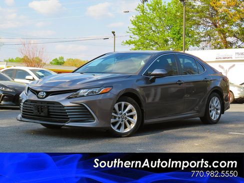Used 2024 Toyota Camry LE image 1