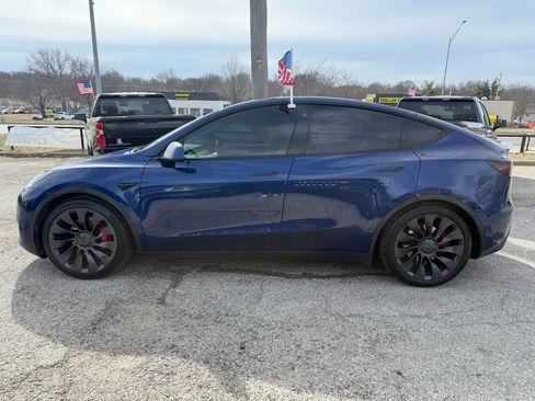 Used 2023 Tesla Model Y Performance image 7