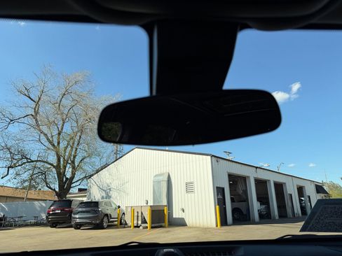 Used 2023 Chevrolet Equinox RS FWD image 21
