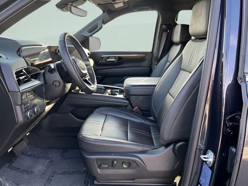 Certified 2025 Chevrolet Tahoe High Country AWD/4WD image 10
