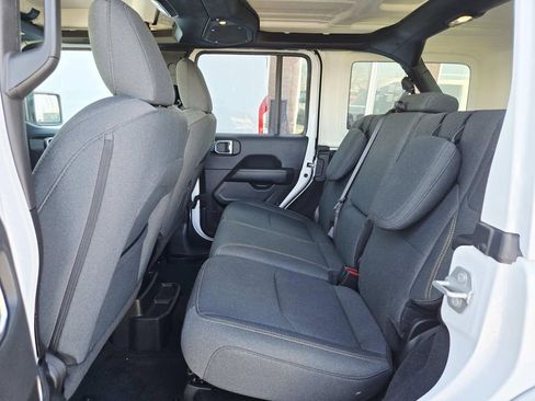 Used 2025 Jeep Wrangler Unlimited Sahara w/ Safety Group image 12