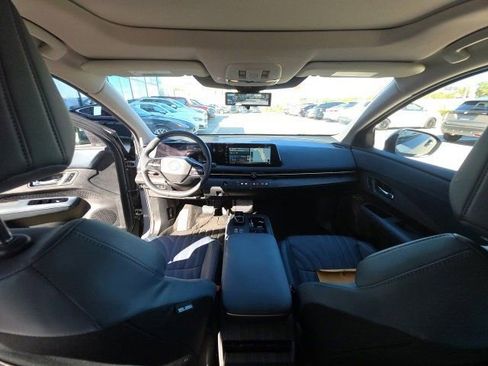 Used 2023 Nissan Ariya image 27