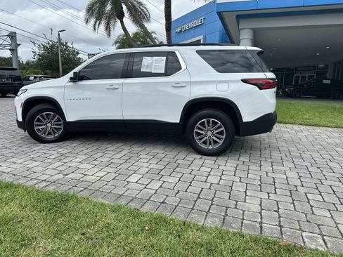 Used 2022 Chevrolet Traverse LT FWD image 36