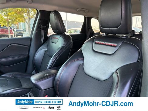 Used 2019 Jeep Cherokee Trailhawk w/ Trailer Tow Group AWD/4WD image 8