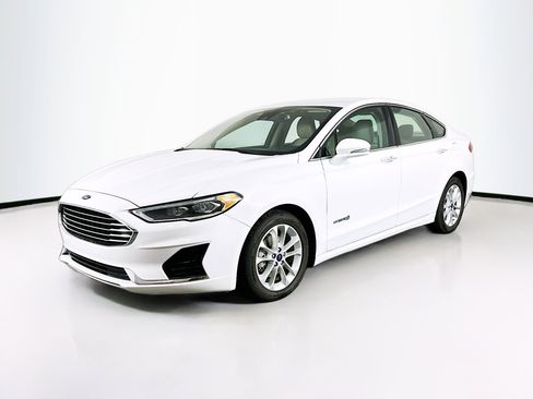 Used 2019 Ford Fusion SEL image 3